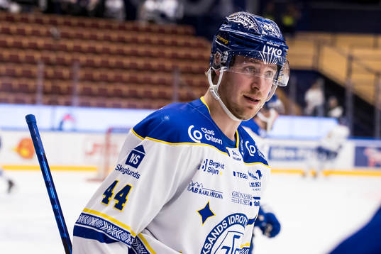 Leksands Carter Ashton innan ishockeymatchen i SHL mellan