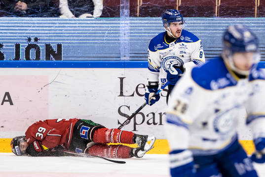Örebros Joel Mustonen och Leksands Matt Caito