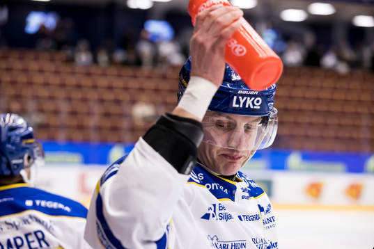 Leksands Martin Karlsson innan  ishockeymatchen i SHL