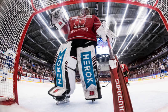 Örebros målvakt Jonas Arntzen deppar