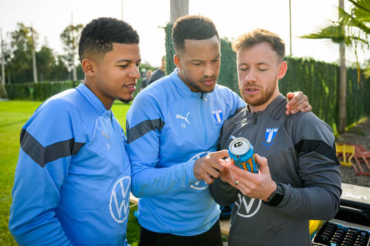 Romain Gall, Martin Olsson och fystränare Mark Read