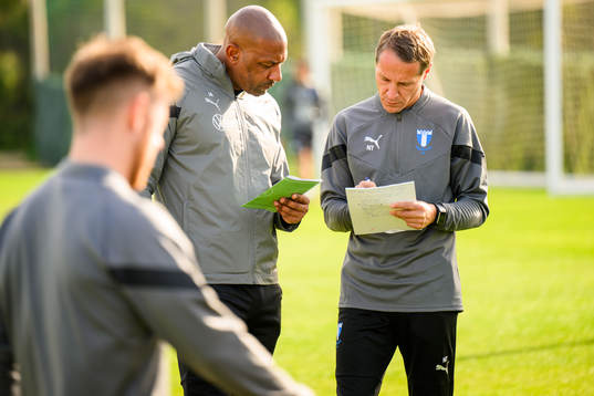 Assisterande tränare Jeffrey Aubynn  och assisterande