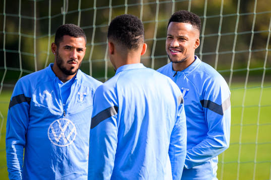 Sergio Pena, Martin Olsson och Romain Gall