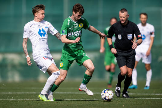 Emil Breivik of Molde och Williot Swedberg of Hammarby