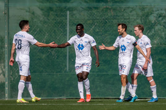 Players of Molde celebrate 0-1