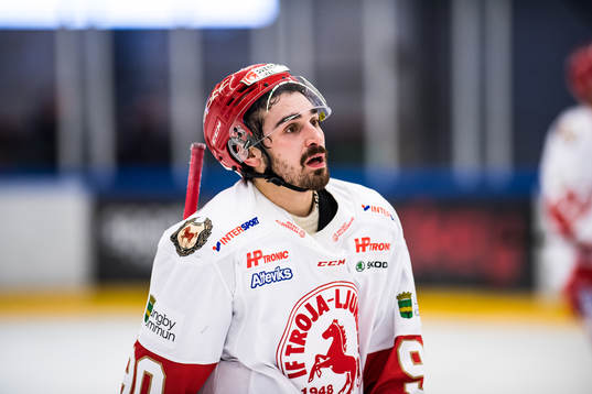 Troja/Ljungbys Kevin Karlsson deppar