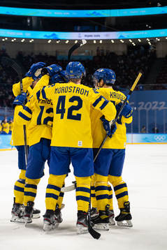 Max Friberg of Sweden celebrate with teammates