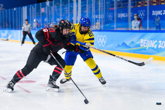 Ella Shelton of Canada and Lina Ljungblom of Sweden in an