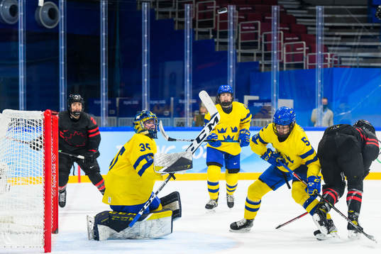Goaltender Ida Boman of Sweden in an ice hockey quarter