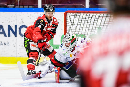 Malmö Redhawks Johan Olofsson och Frölundas målvakt