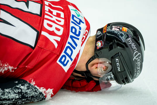 Malmö Redhawks Carl-Johan Lerby har ont