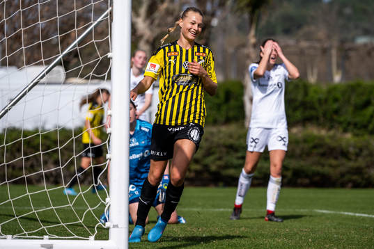 Stine Larsen of Häcken celebrates
