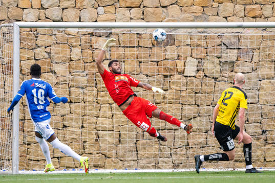 Goalkeeper Jonathan Ursin Rasheed of Häcken