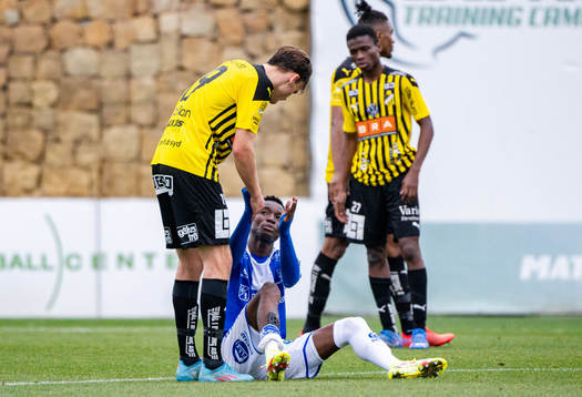 Filip Trpcevski of Häcken and Laurent Mendy of Sarpsborg 08