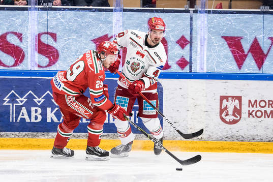 Moras Johan Persson och Modos David Bernhardtunder