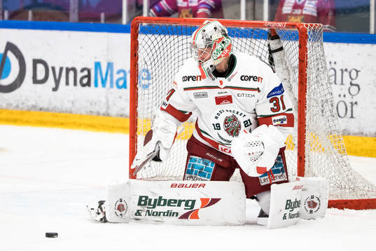 Modos målvakt Henrik Tikkanen