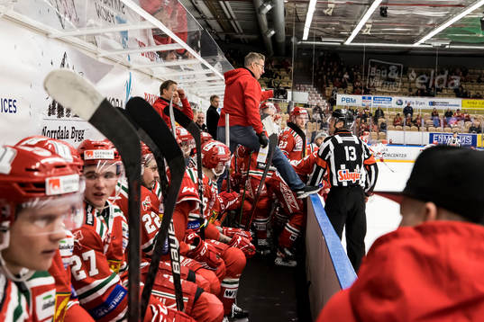Moras tränare Johan Hedberg  och domare Stefan Johansson