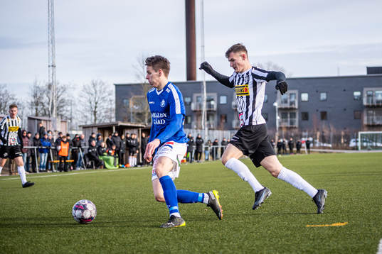 Trelleborgs Bödvar Bödvarsson och Landskronas Robin Dzabic