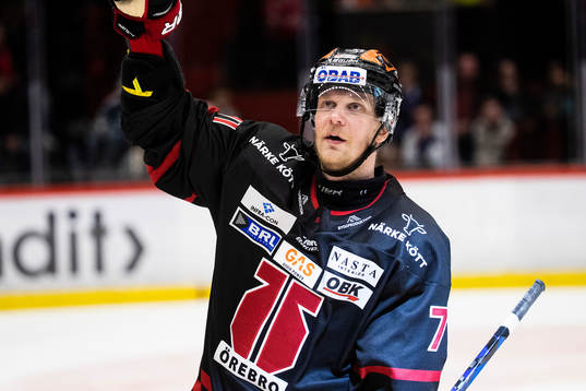 Örebros Juuso Puustinen jublar