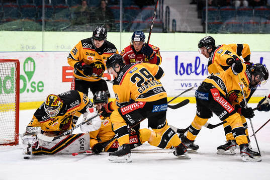 Luleås målvakt Joel Lassinantti och Erik Gustafsson
