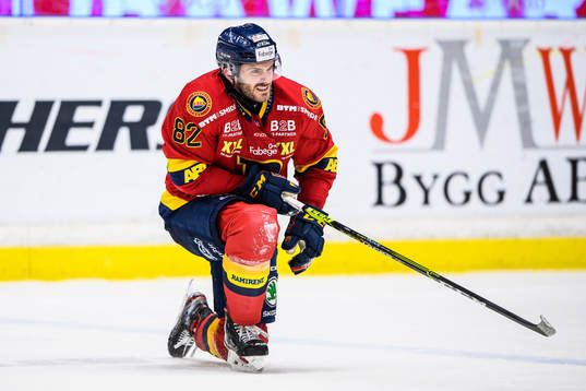 Djurgårdens Paul Carey har ont