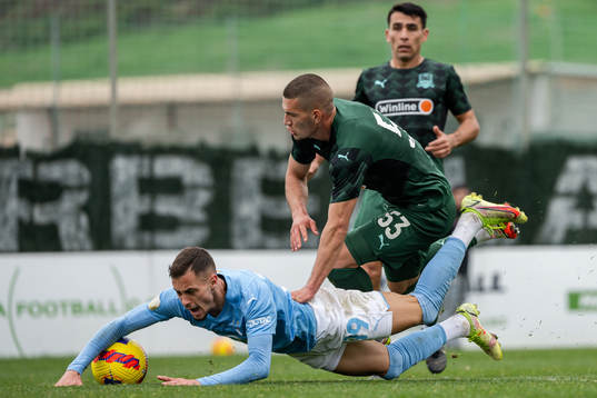 Veljko Birmancevic of Malmö FF against Alexandr Chernikov