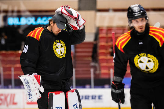 Brynäs målvakt Andreas Bosson deppar
