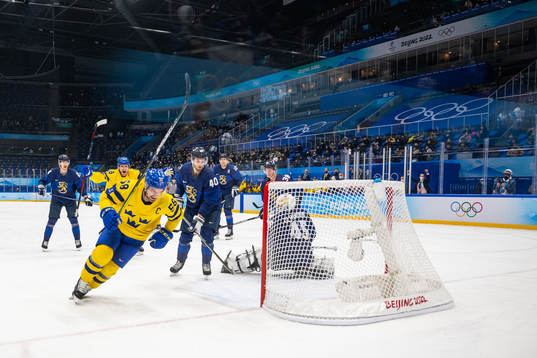 Carl Klingberg and Anton Lander of Sweden celebrates