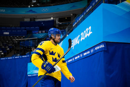 Jacob de la Rose of Sweden looks dejected