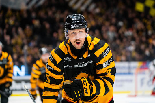 Skellefteås Michael Kapla jublar
