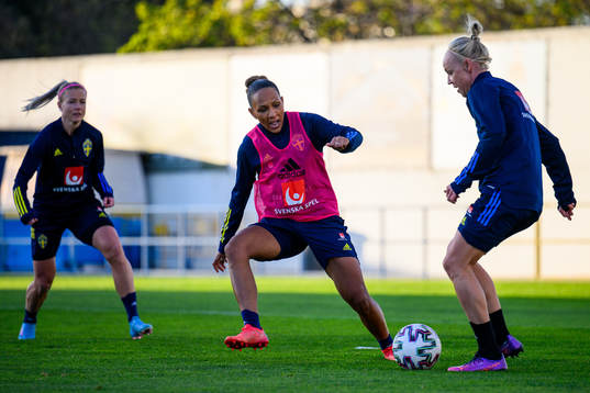 Madelen Janogy and Caroline Seger