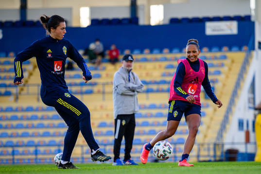 Goalkeeper Zecira Musovic, Peter Gerhardsson, head coach