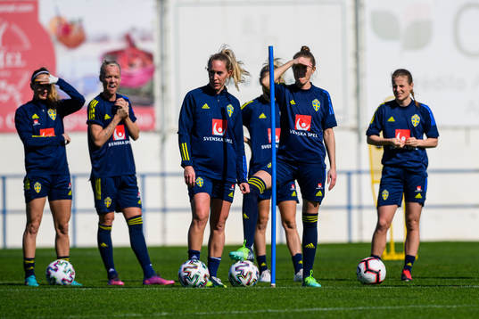 Players gather