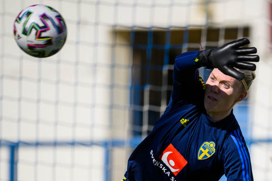 Goalkeeper Hedvig Lindahl