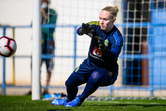 Goalkeeper Hedvig Lindahl