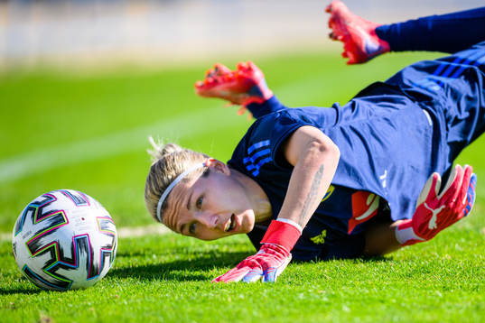 Goalkeeper Jennifer Falk