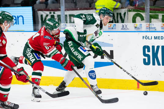 Frölundas Ryan Lasch och Färjestads Adam Ginning