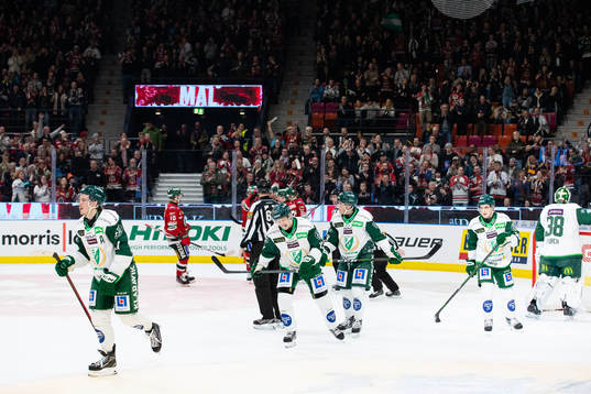 Färjestads Joakim Nygård t.v. deppar