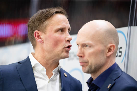 Frölundas tränare Roger Rönnberg och assisterande
