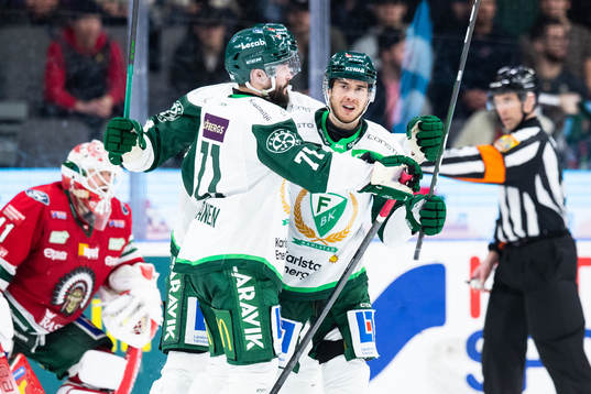 Färjestads Michael Lindqvist jublar