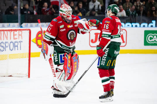 Frölundas målvakt Niklas Rubin och Stefan Elliot  jublar