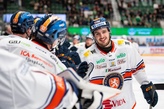 Växjös Hardy Häman Aktell jublar