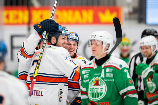 Växjös Hardy Häman Aktell jublar