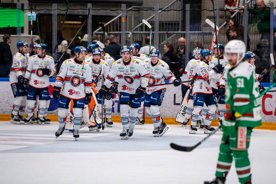 Växjös spelarna jublar
