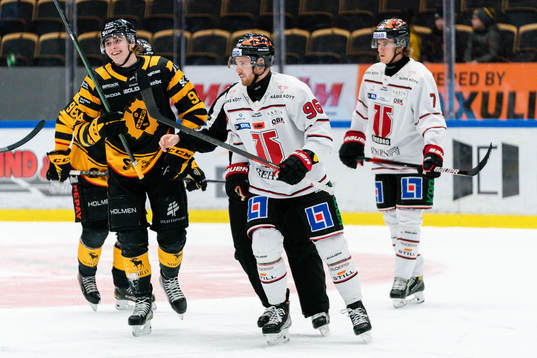 Skellefteås Linus Karlsson och Örebros Robin Kovacs