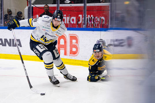 s Jesper Kokkonen och Södertäljes Jonatan Harju