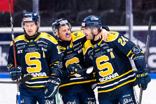 Södertäljes Jacob Dahlström jublar