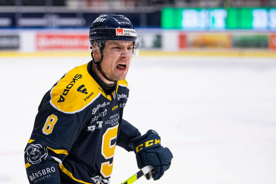 Södertäljes Alexander Anderberg reagerar