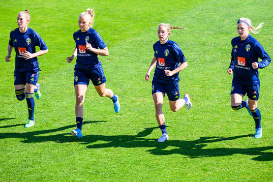 Emma Berglund , Stina Blackstenius, Olivia Schough and Elin