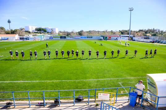 Players of Sweden warm up